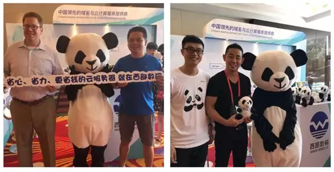 西部數(shù)碼展臺(tái)合影之一 西部數(shù)碼展臺(tái)合影之一